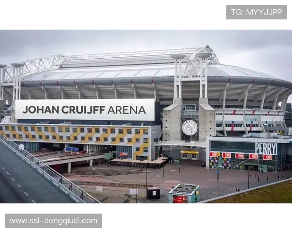 诺坎普升级细节：新增可伸缩屋顶与智能座席系统